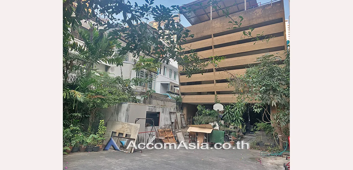 4  House for rent and sale in Sukhumvit ,Bangkok BTS Phrom Phong AA12177
