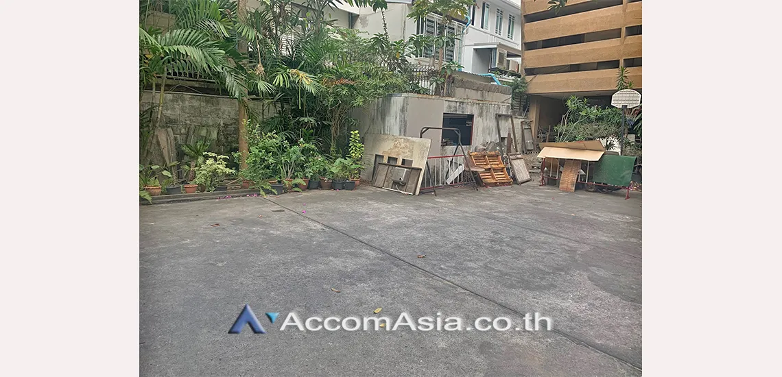 5  House for rent and sale in Sukhumvit ,Bangkok BTS Phrom Phong AA12177