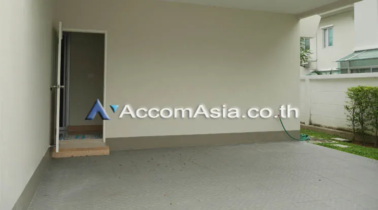 13  3 br House For Rent in  ,Chon Buri  at Family house for rent near J park AA12265