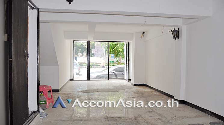  2  Shophouse For Rent in Silom ,Bangkok BTS Chong Nonsi AA12302