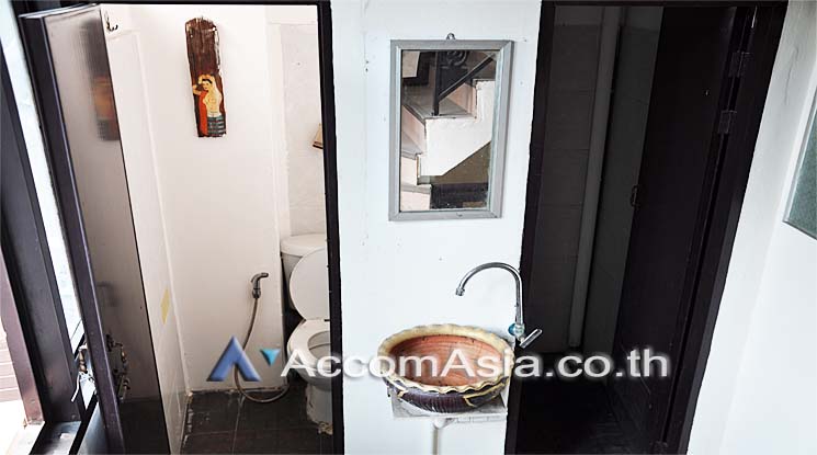 8  Shophouse For Rent in Silom ,Bangkok BTS Chong Nonsi AA12302