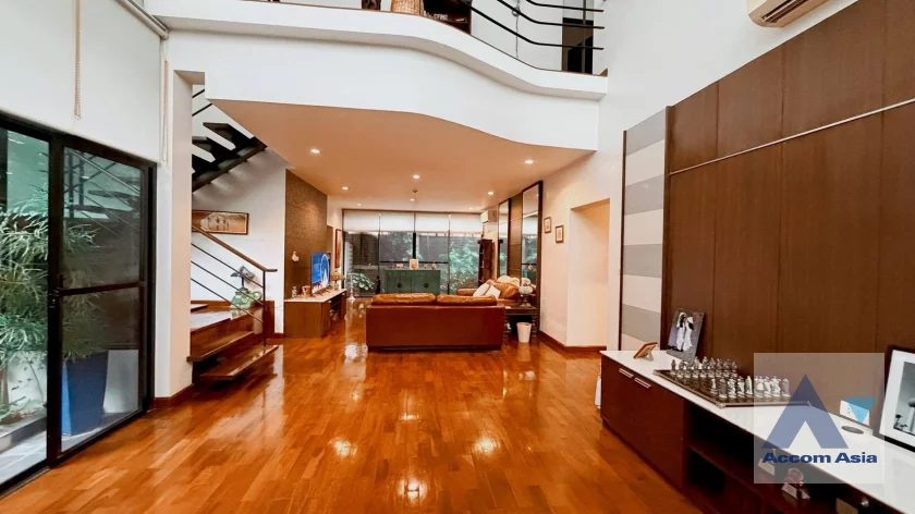 unitDuplex Condo, Pet friendly |  3 Bedrooms  Apartment For Rent & Sale in Sukhumvit, Bangkok  near BTS Phrom Phong (AA12336)
