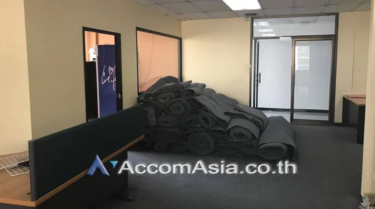 unit Office space For Rent in Silom, Bangkok  near BTS Sala Daeng (AA12354)