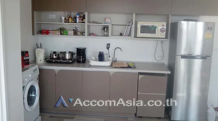 unit 2 Bedrooms  Condominium For Rent in Petchkasem, Bangkok  near BTS Wuthakat (AA12365)