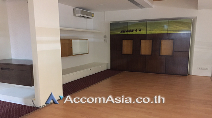  1  Office Space For Sale in Silom ,Bangkok MRT Silom - BTS Sala Daeng at Charn Issara Tower 1 AA12403