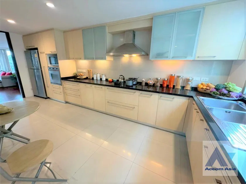 7  3 br Apartment For Rent in Silom ,Bangkok BTS Surasak at High-end Low Rise  AA12437