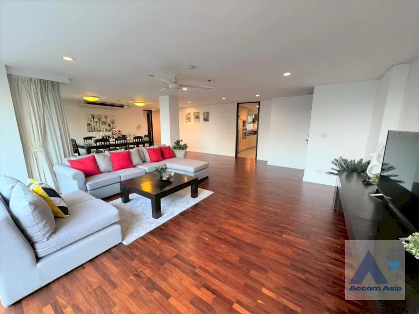  2  3 br Apartment For Rent in Silom ,Bangkok BTS Surasak at High-end Low Rise  AA12437