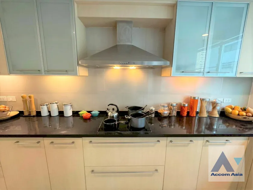 9  3 br Apartment For Rent in Silom ,Bangkok BTS Surasak at High-end Low Rise  AA12437