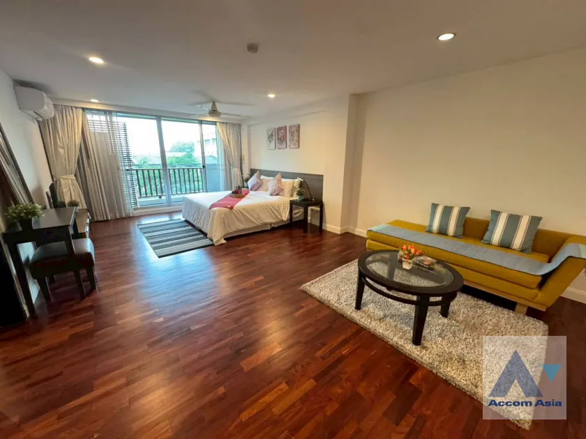 10  3 br Apartment For Rent in Silom ,Bangkok BTS Surasak at High-end Low Rise  AA12437
