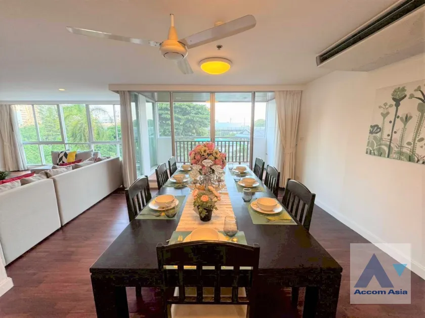 5  3 br Apartment For Rent in Silom ,Bangkok BTS Surasak at High-end Low Rise  AA12437