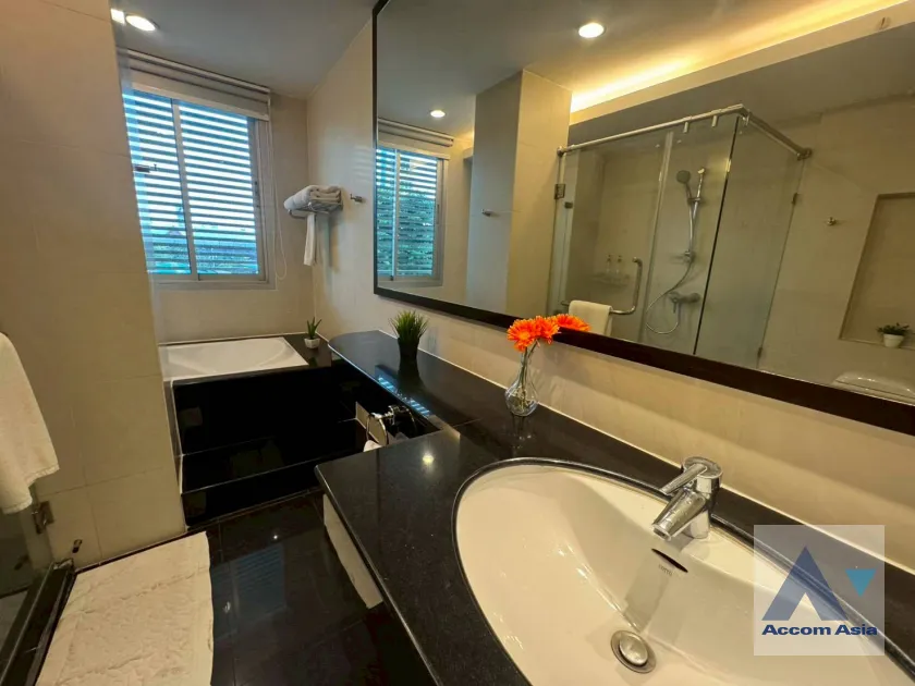 16  3 br Apartment For Rent in Silom ,Bangkok BTS Surasak at High-end Low Rise  AA12437