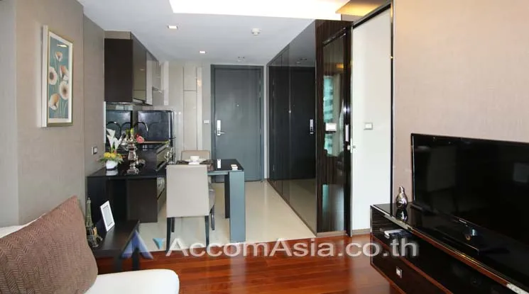 unit 1 Bedroom  Condominium For Rent in Sukhumvit, Bangkok  near BTS Ekkamai (AA12496)