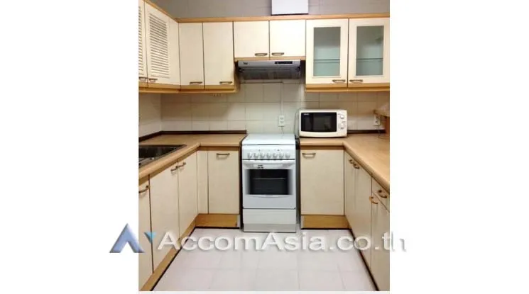 unit 2 Bedrooms  Apartment For Rent in Ploenchit, Bangkok  near BTS Ratchadamri (AA12502)