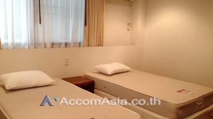 unit 2 Bedrooms  Apartment For Rent in Ploenchit, Bangkok  near BTS Ratchadamri (AA12502)