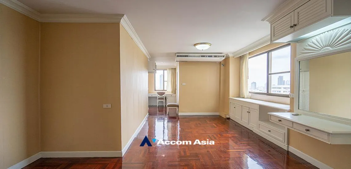 12  4 br Apartment For Rent in Sukhumvit ,Bangkok BTS Phrom Phong at Pet friendly - High rise Apartment in Phrom Phong AA12625