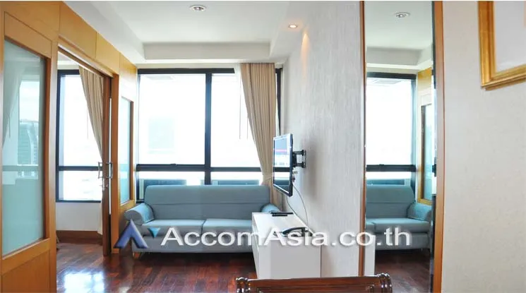 unit 1 Bedroom  Condominium For Rent in Ploenchit, Bangkok  near BTS Chitlom (AA12667)