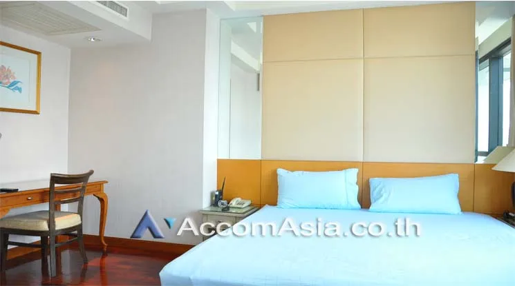 unit 1 Bedroom  Condominium For Rent in Ploenchit, Bangkok  near BTS Chitlom (AA12667)