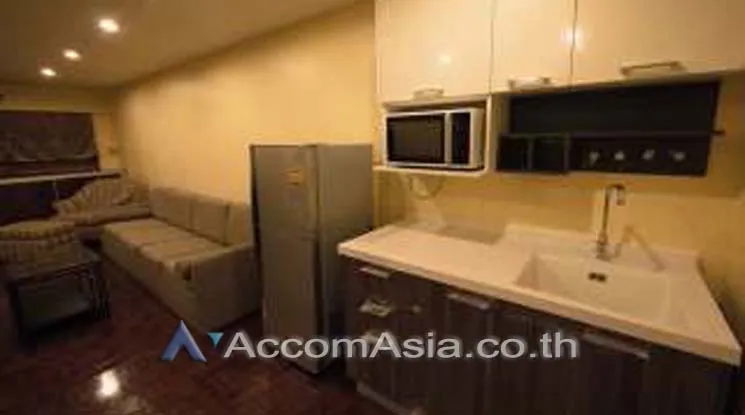 unit 2 Bedrooms  Condominium For Rent in Silom, Bangkok  near BTS Chong Nonsi (AA12683)