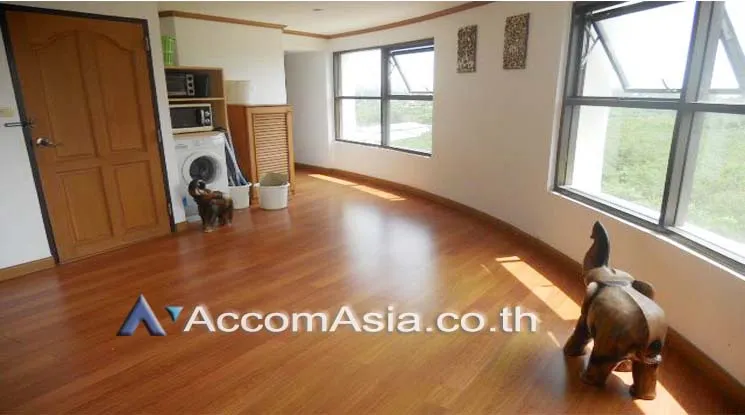 4  2 br Condominium For Sale in Pattaya ,Chon Buri  at SPECIAL CORNER UNIT - TOP FLOOR - SEA VIEWS AA12692