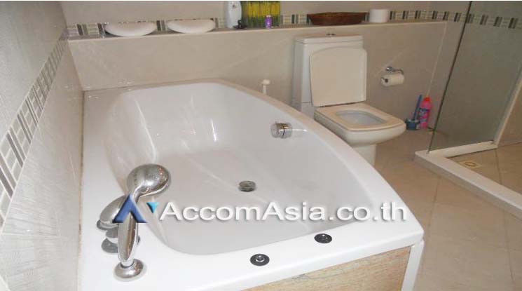 7  2 br Condominium For Sale in Pattaya ,Chon Buri  at SPECIAL CORNER UNIT - TOP FLOOR - SEA VIEWS AA12692