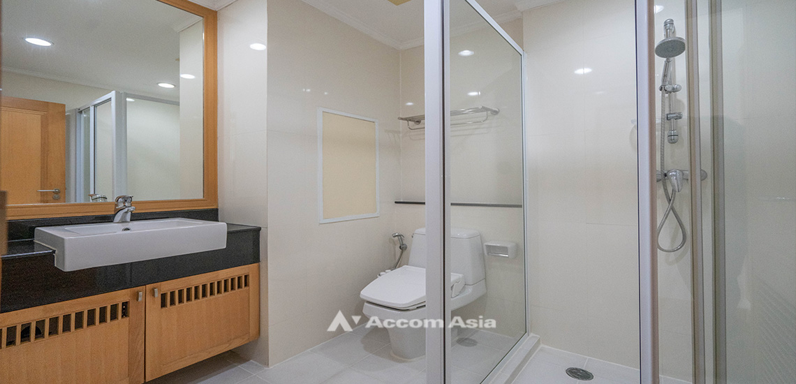 11  3 br Apartment For Rent in Sukhumvit ,Bangkok BTS Phrom Phong at Apartment with Top Facilities, Close to Emshere AA12700
