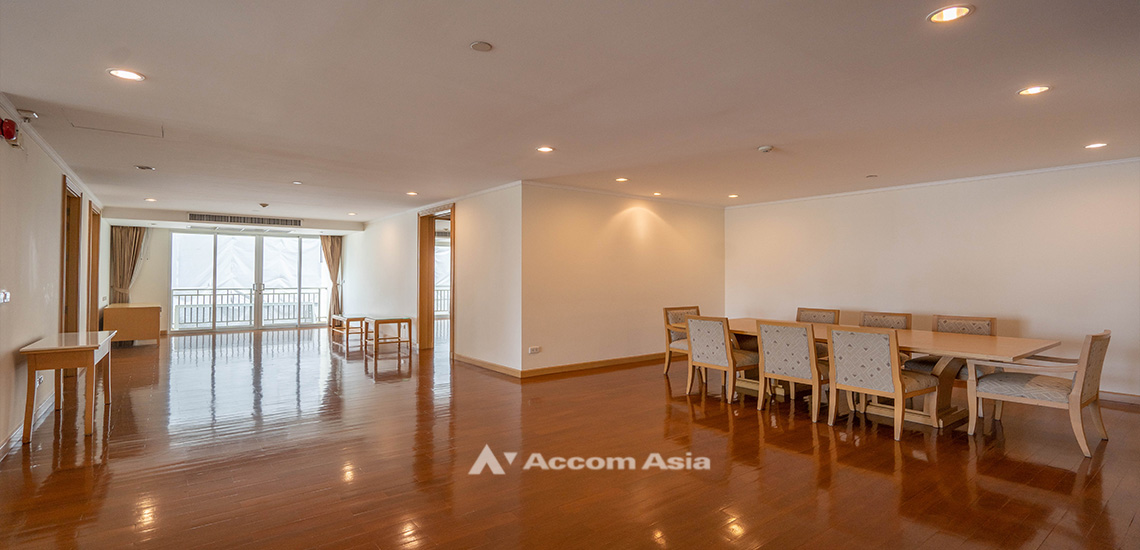  1  3 br Apartment For Rent in Sukhumvit ,Bangkok BTS Phrom Phong at Apartment with Top Facilities, Close to Emshere AA12700