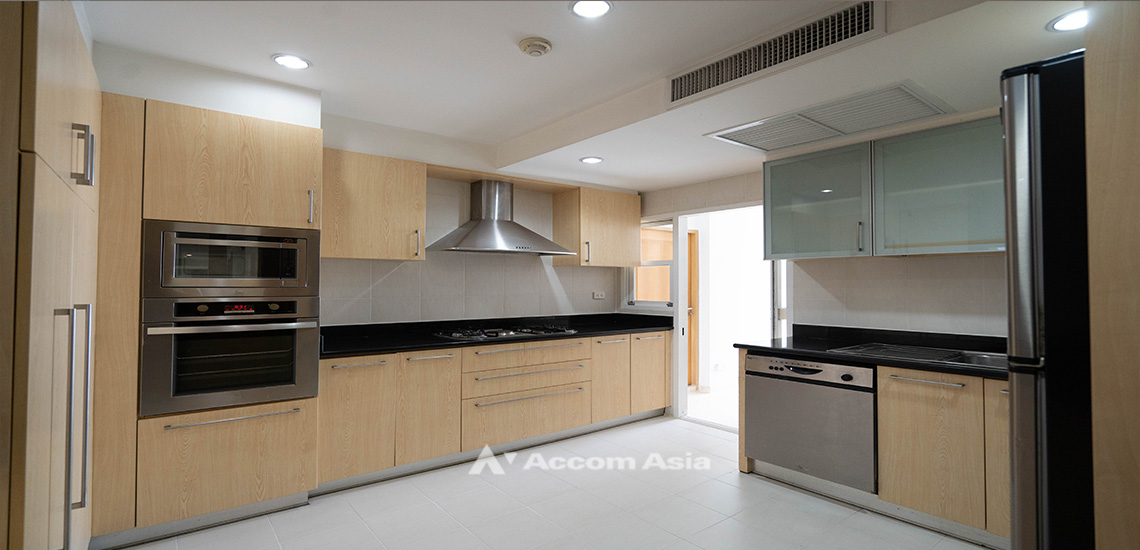 5  3 br Apartment For Rent in Sukhumvit ,Bangkok BTS Phrom Phong at Apartment with Top Facilities, Close to Emshere AA12700