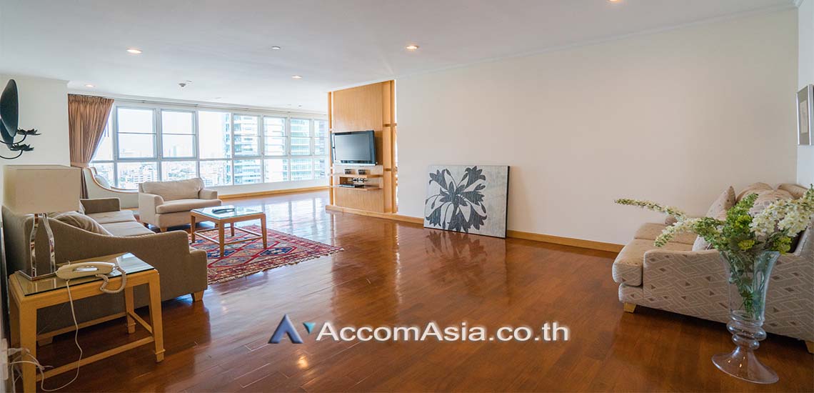  2  3 br Apartment For Rent in Sukhumvit ,Bangkok BTS Phrom Phong at Apartment with Top Facilities, Close to Emshere AA12702