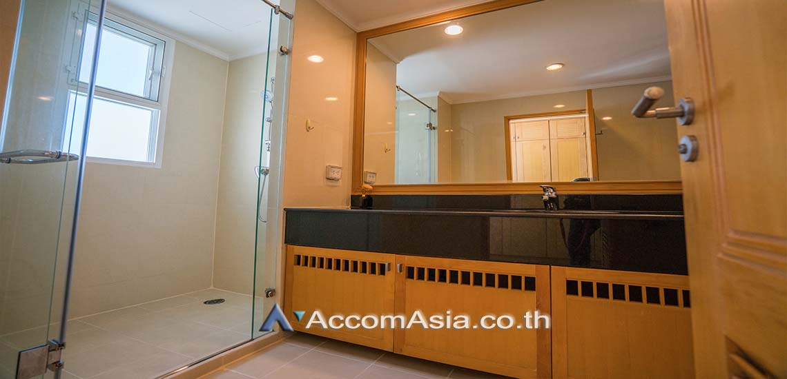11  3 br Apartment For Rent in Sukhumvit ,Bangkok BTS Phrom Phong at Apartment with Top Facilities, Close to Emshere AA12702