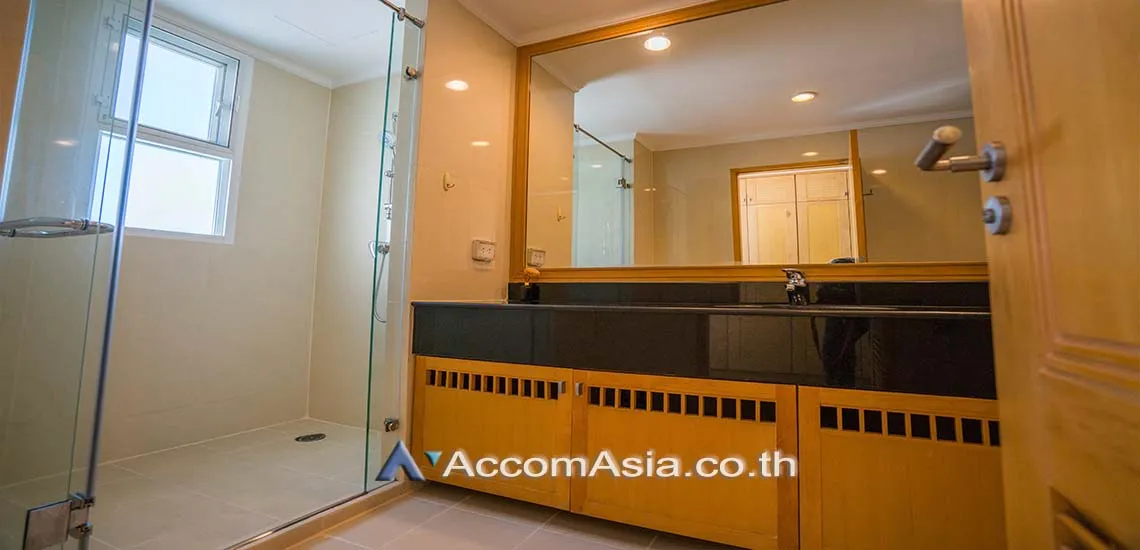 11  3 br Apartment for rent and sale in Sukhumvit ,Bangkok BTS Phrom Phong at Apartment with Top Facilities, Close to Emshere AA12702