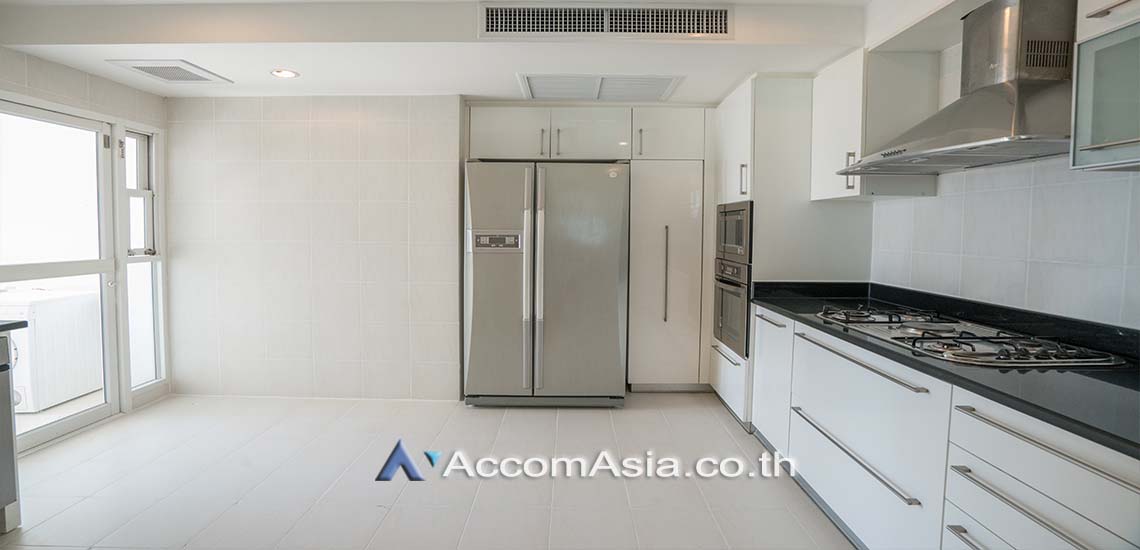 4  3 br Apartment For Rent in Sukhumvit ,Bangkok BTS Phrom Phong at Apartment with Top Facilities, Close to Emshere AA12702