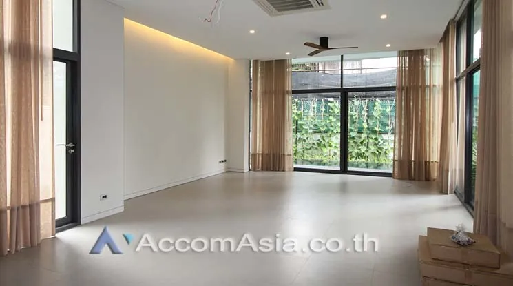 unitPrivate Swimming Pool, Pet friendly |  4 Bedrooms  House For Rent in Sukhumvit, Bangkok  near BTS Phrom Phong (AA12757)