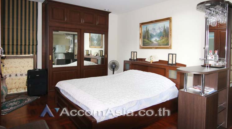  1  Studio Condominium For Rent in Ploenchit ,Bangkok BTS Ratchadamri at Baan Somthavil Ratchadamri AA12904