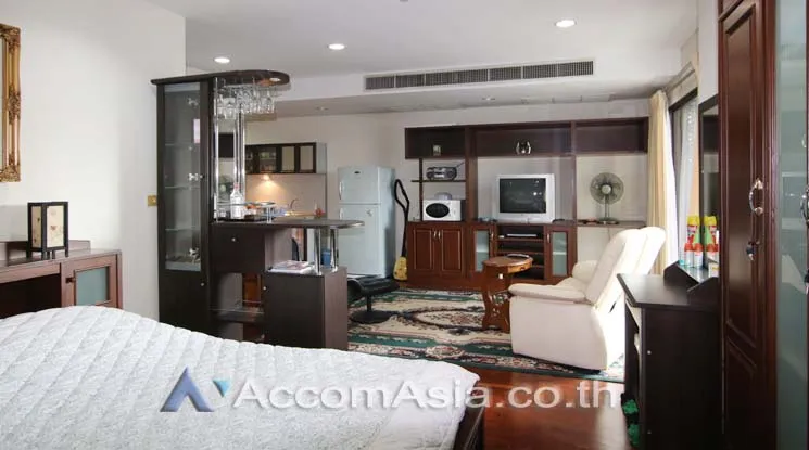 unit Studio  Condominium For Rent in Ploenchit, Bangkok  near BTS Ratchadamri (AA12904)