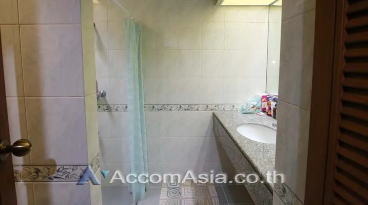 5  Studio Condominium For Rent in Ploenchit ,Bangkok BTS Ratchadamri at Baan Somthavil Ratchadamri AA12904
