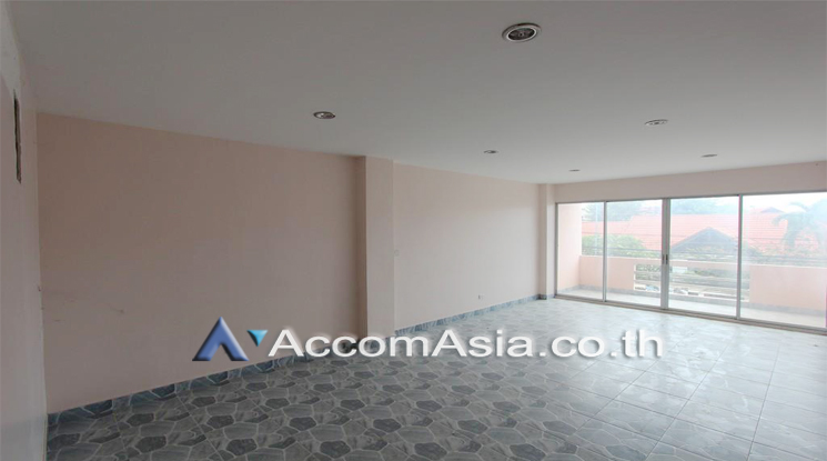 5  Shophouse For Sale in Dusit ,Bangkok  AA12995