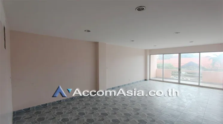 5  Shophouse For Sale in Dusit ,Bangkok  AA12995