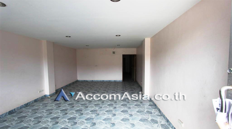 8  Shophouse For Sale in Dusit ,Bangkok  AA12995