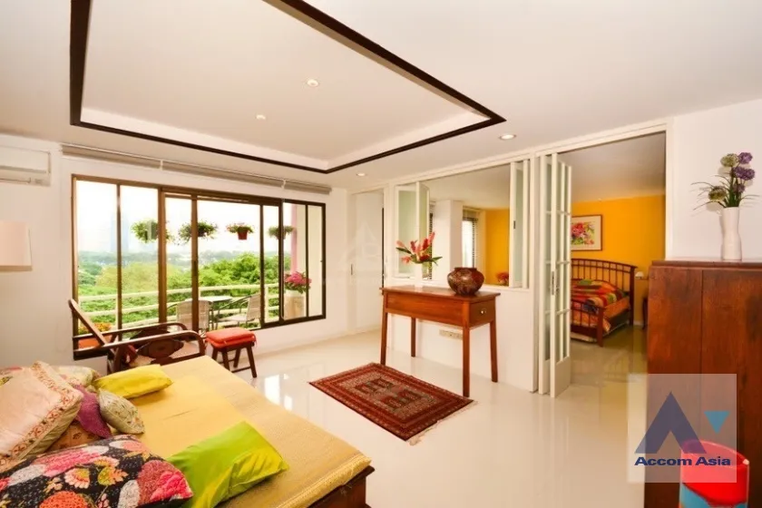 unit 3 Bedrooms  Condominium For Rent in Ploenchit, Bangkok  near BTS Ploenchit (AA13034)