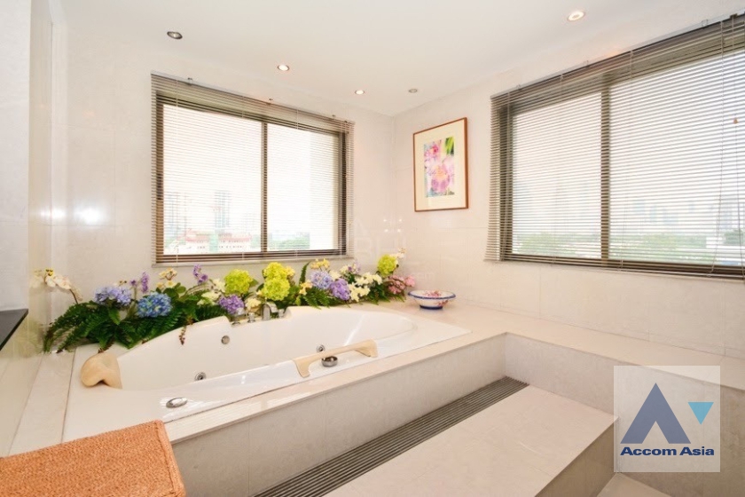 11  3 br Condominium For Rent in Ploenchit ,Bangkok BTS Ploenchit at Polo Residence AA13034