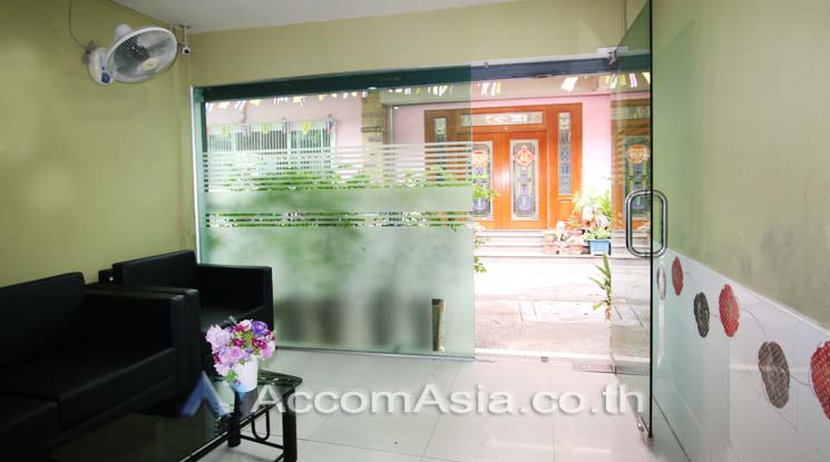 11  Townhouse For Sale in Silom ,Bangkok BTS Saphan Taksin AA13038