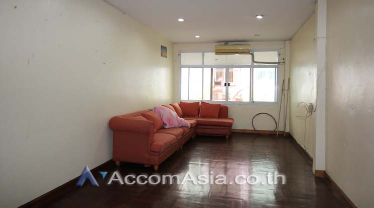 6  Townhouse For Sale in Silom ,Bangkok BTS Saphan Taksin AA13038