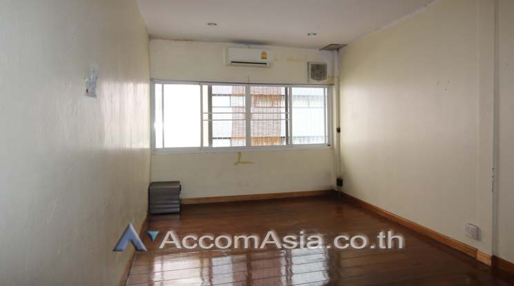 7  Townhouse For Sale in Silom ,Bangkok BTS Saphan Taksin AA13038