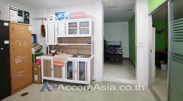 9  Townhouse For Sale in Silom ,Bangkok BTS Saphan Taksin AA13038