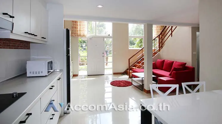 unit 2 Bedrooms  Townhouse For Rent in Sukhumvit, Bangkok  near BTS Thong Lo (AA13202)