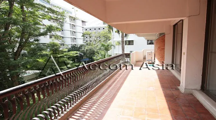 unit 3 Bedrooms  Condominium For Rent in Ploenchit, Bangkok  near BTS Ploenchit (2011804)