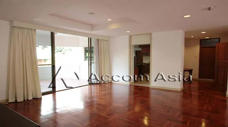 unit 3 Bedrooms  Condominium For Rent in Ploenchit, Bangkok  near BTS Ploenchit (2011804)