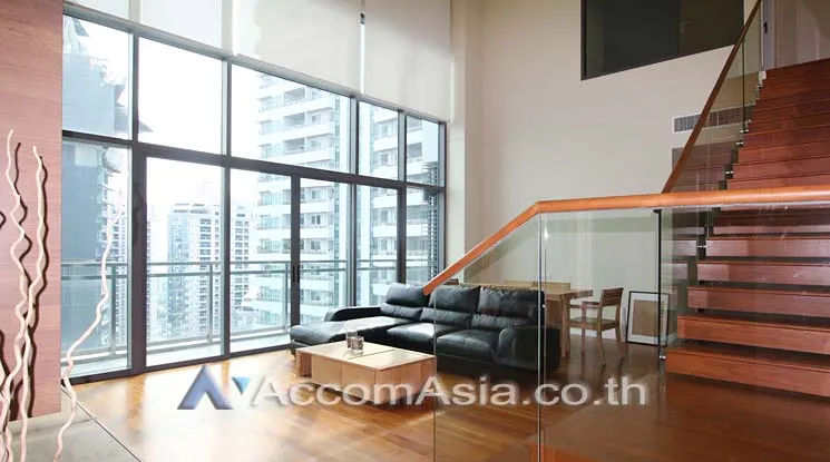 unit 3 Bedrooms  Condominium For Rent in Sukhumvit, Bangkok  near BTS Phrom Phong (AA13277)