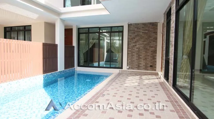 unitPrivate Swimming Pool |  4 Bedrooms  House For Rent in Sukhumvit, Bangkok  near BTS Phrom Phong (AA13421)