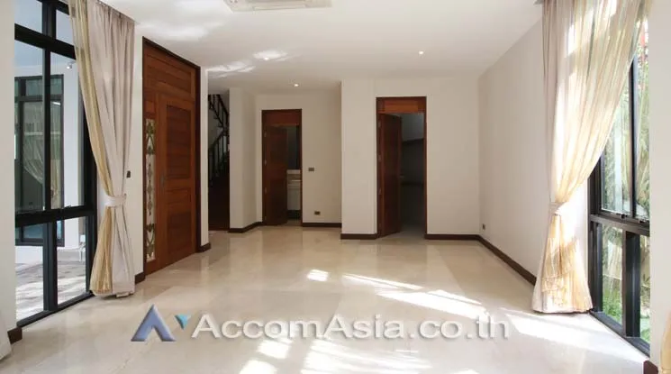 unitPrivate Swimming Pool |  4 Bedrooms  House For Rent in Sukhumvit, Bangkok  near BTS Phrom Phong (AA13421)